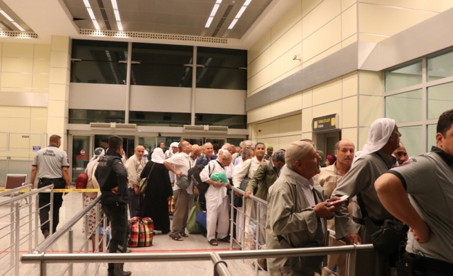 Şanlıurfa’nın ilk hacı kafilesi kutsal topraklardan döndü