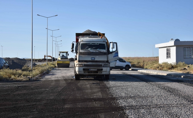 Siverek OSB’de yol çalışmaları devam ediyor
