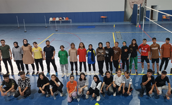 Akçakale'deki yaz kurslarından yüzlerce genç faydalanıyor