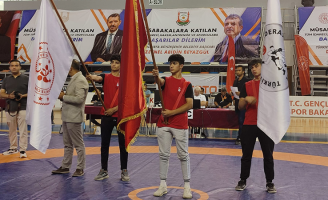 Türkiye Güreş Şampiyonası yarışmaları Urfa'da başladı