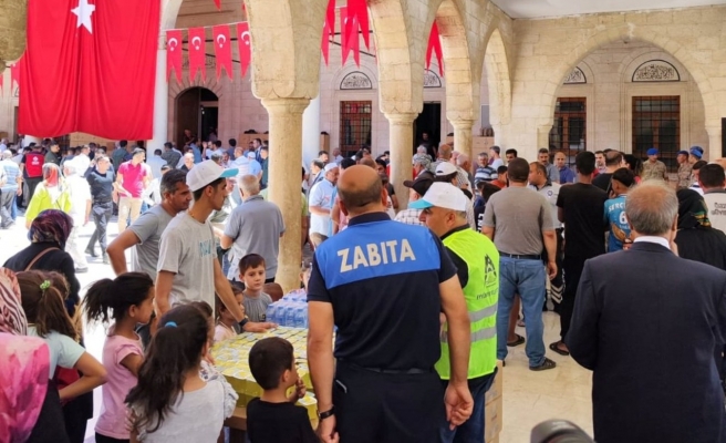 Eyyübiye Belediyesi 15 Temmuz mevlidinde ikramda bulundu