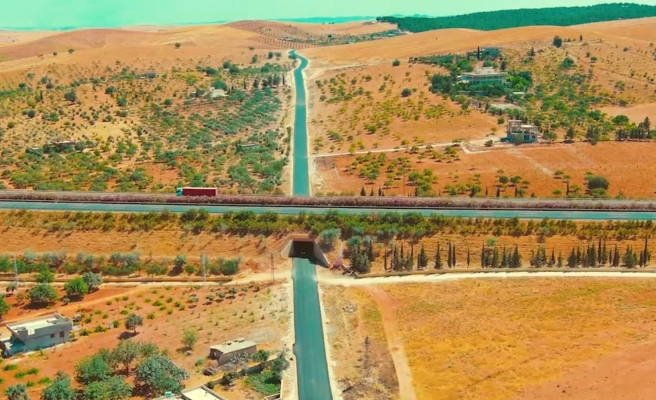 Büyükşehir Belediyesi kırsal mahallelere uzun ömürlü yollar sunuyor