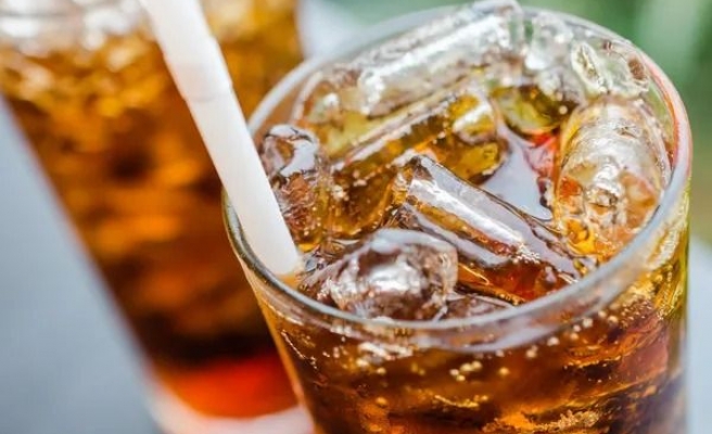 Gazlı içeceklere KDV zammı: Kola fiyatında arttı