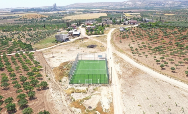 Karaköprü’ye bir sentetik çim saha daha