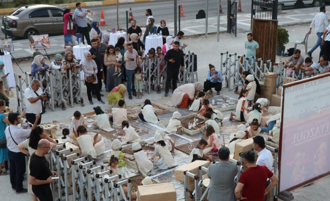 Minik arkeologlar Kızılkoyun Nekropolünde kazı yaptı