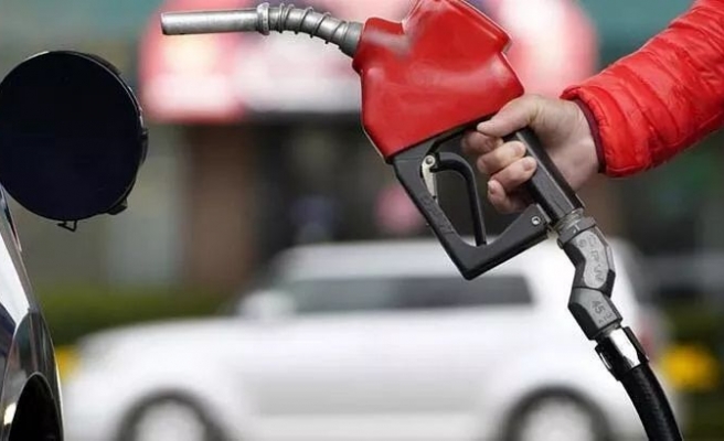 Benzin fiyatlarına 2 liralık zam geliyor