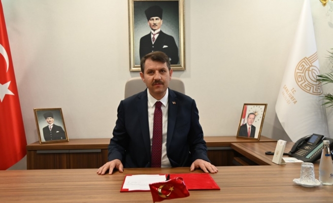 Vali Ayhan'dan gazetecilerin bayramını kutladı