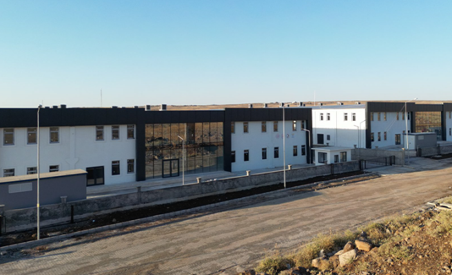 Başkan Çakmak iki fabrikanın yapımının tamamlandığını duyurdu