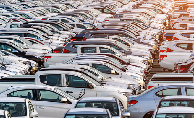 Bakan Bolat araç stokçuluğuna milyonlarca lira ceza kesildiğini açıkladı