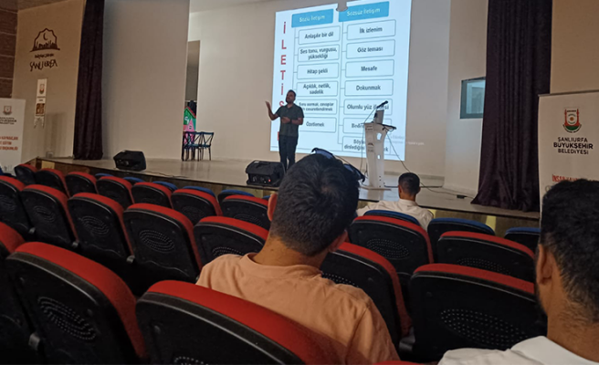 Büyükşehir personellerine halkla ilişkiler ve iletişim eğitimi