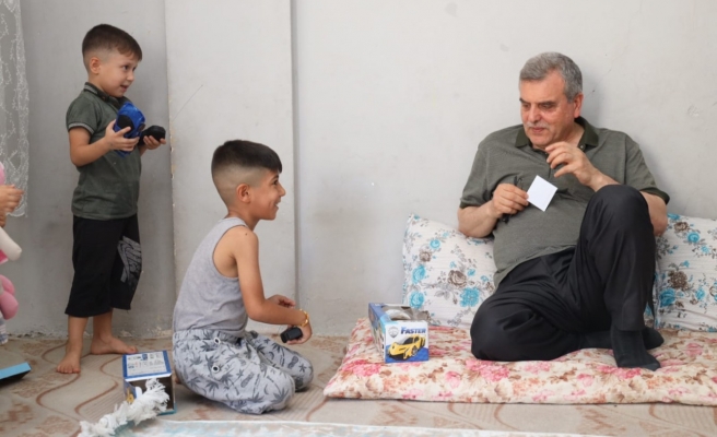 Hafta sonunu ev ziyaretlerine ayırdı