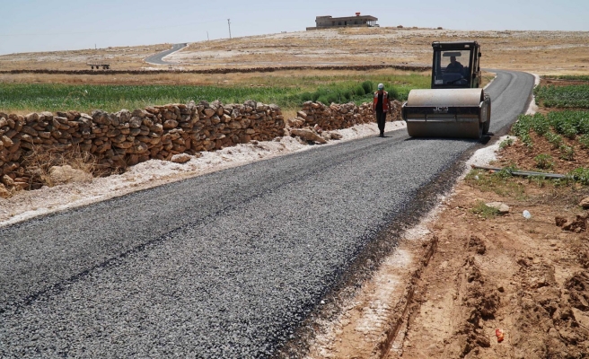 Haliliye’de kırsal mahallede yol çalışması bitme aşamasında