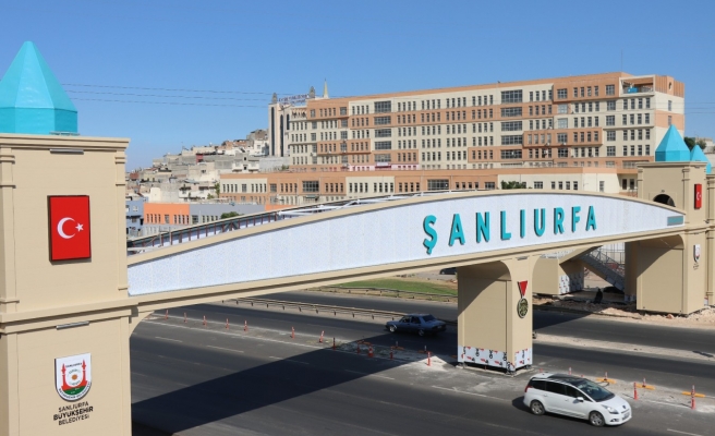 Eyyübiye'de okullar bölgesindeki üst geçit tamamlanmak üzere