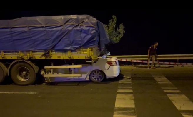 Şanlıurfa’da otomobil TIR’ın altına girdi! 2 gençten acı haber...