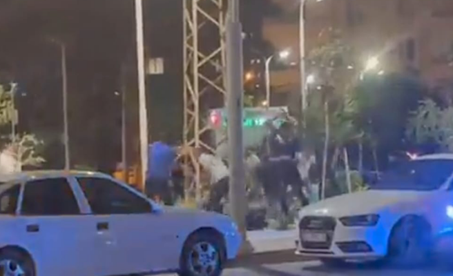 Urfa'daki sopalı kavgada iki grup rastgele birbirine girdi