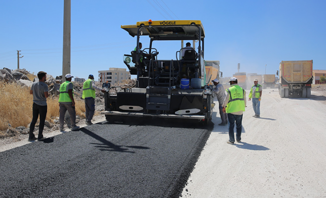Karaköprü’nün Batıkent Mahallesinde yollar yenileniyor