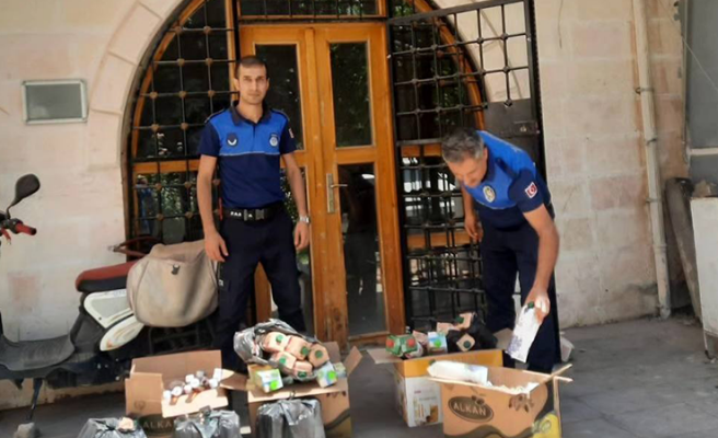 Viranşehir’de son kullanma tarihi geçmiş gıdalar imha edildi