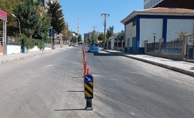 Osmangazi Caddesinin asfaltı yenilendi