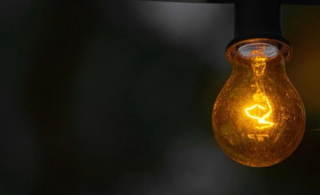 Urfa'da elektrik kesintisi bezdirdi: Bir şey olursa sorumlusu DEDAŞ!