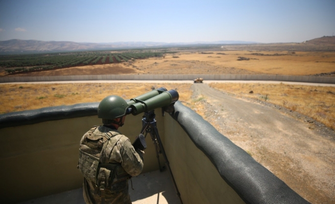 Şanlıurfa'da sınırdan yasa dışı yollarla girmeye çalışan 2 kişi yakalandı