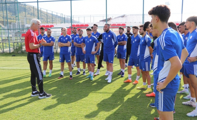 Karaköprü Belediyespor'un Erzurum kampı başladı
