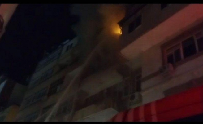 Urfa’da yangında mahsur kalan kadını itfaiye kurtardı