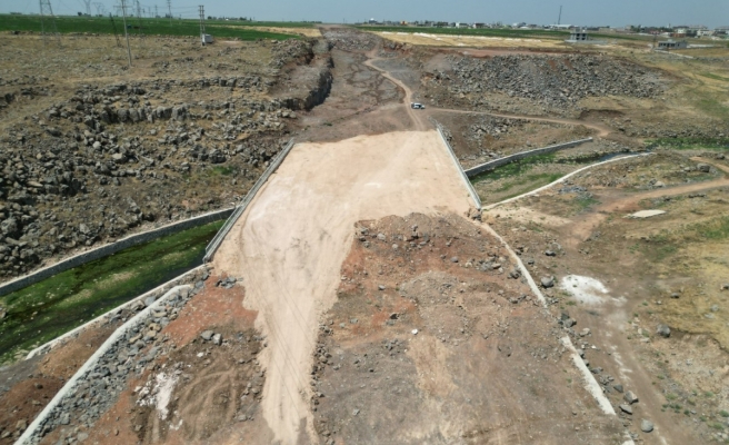 Büyükşehir’den Viranşehir’de yol çalışması