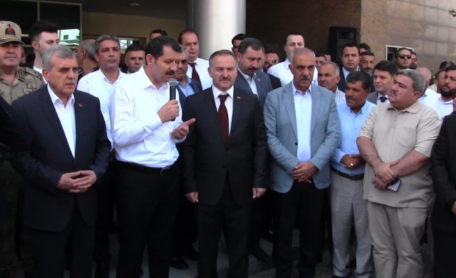 Vali Ayhan’a duygusal veda!