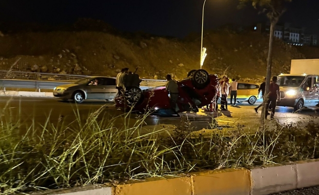 Diyarbakır yolu üzerinde kaza! Takla attı