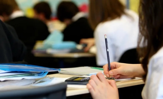 Okul kıyafetlerinde değişiklik yapılmayacak