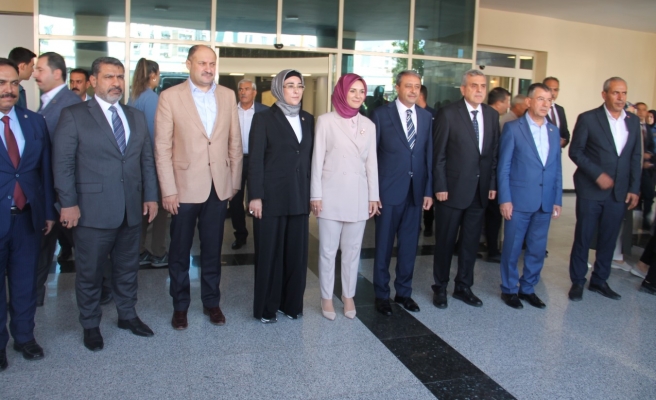 Bakan Göktaş Urfa Valiliği'ni ziyaret etti (2)