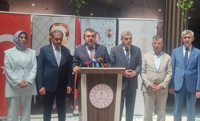 Bakan Tekin Urfa’daki öğretmen açığını kapatma sözü verdi