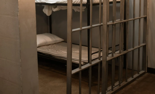 Binlerce mahkum cezaevine dönmedi