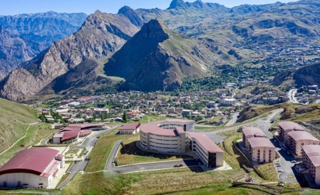 Üniversitelerde ilk sıraya yerleşen okul herkesi şaşırttı