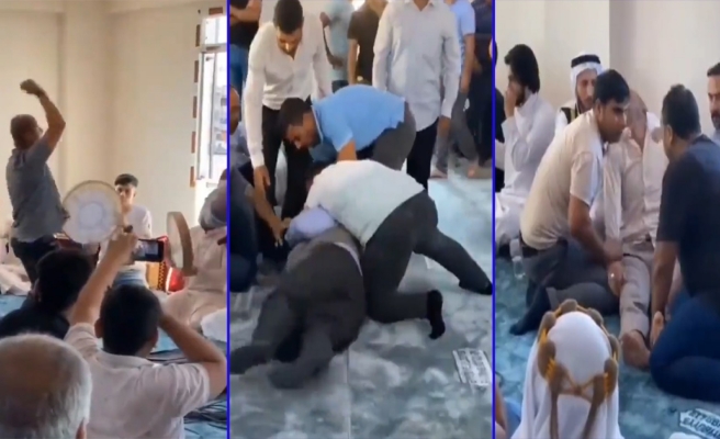 Urfa’da Naimi tarikatı üyeleri zikir çekerken kendilerinden geçti