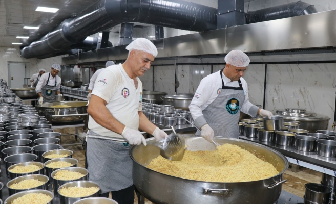 Haliliye’de Aşevleri günlük yemek yapıyor