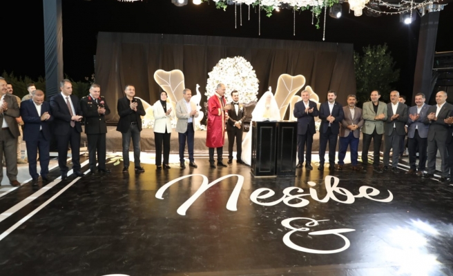 Mehmet Kuş Kızının nikahını kendi kıydı