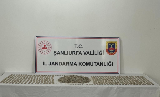 Urfa'da binlerce tarihi 'tiyatro bileti' ele geçirildi!