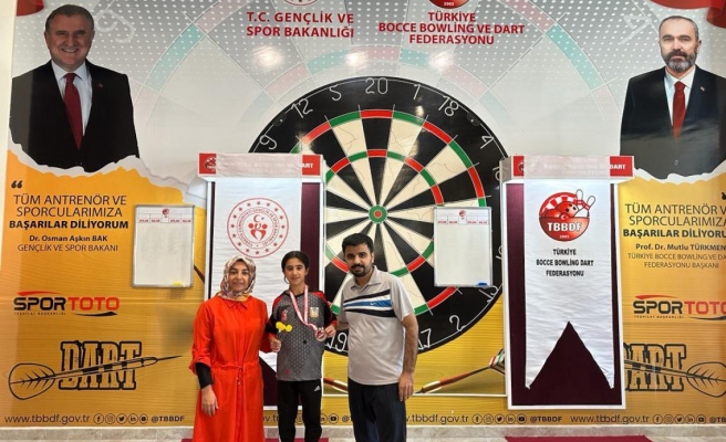 Şanlıurfalı Ayşegül, dartta Türkiye 2.'si oldu