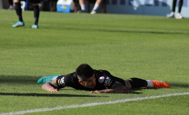 Şanlıurfaspor’un golcüsü Joaquin Ardaiz tedavisi için Uruguay’a gitti