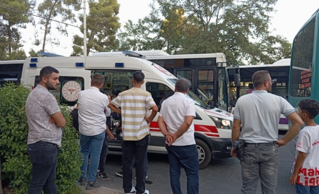 Şanlıurfa'da özel halk otobüsü yayaya çarptı