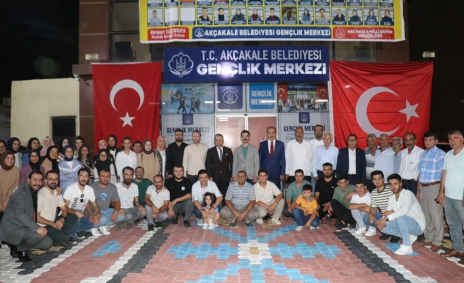 Başkan Yalçınkaya üniversiteyi kazanan öğrencilerle yemekte buluştu