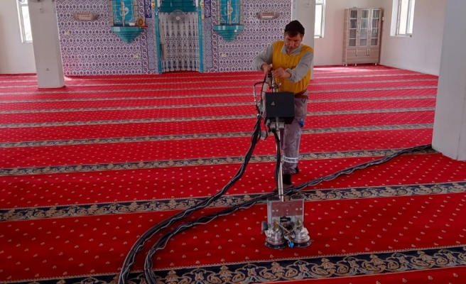 Eyyübiye’de cami temizlikleri devam ediyor