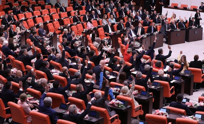 “Mülakatlar kaldırılsın” önerisi AK Parti ve MHP'nin oylarıyla reddedildi