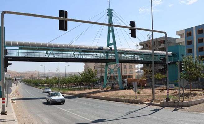 Büyükşehir’den Bozova ilçesine modern üst geçit