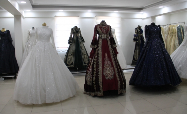 Gelinlik fiyatları dudak uçuklatıyor!