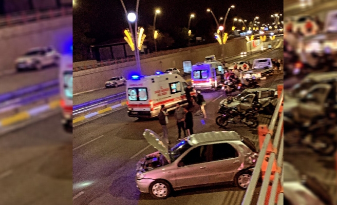 Urfa'da aynı bulvarda 2'nci kaza! Araçlar birbirine çarptı