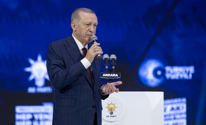 Cumhurbaşkanı Erdoğan yeniden AK Parti Genel Başkanı