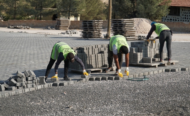 Haliliye’de kilitli beton parke çalışmaları sürüyor