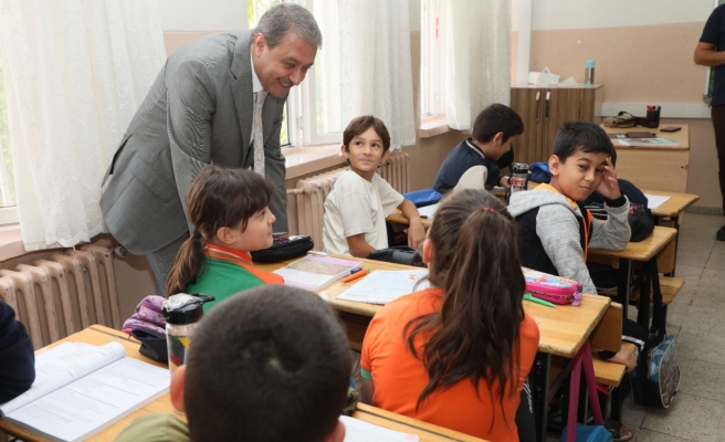 Vali Şıldak okul ziyaretlerine devam ediyor